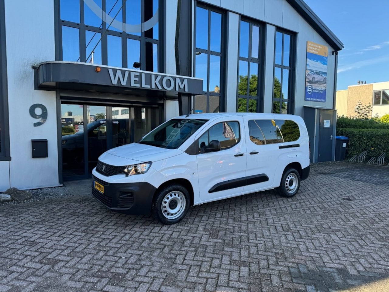 Peugeot Partner - L2 Lang 1.5 BlueHdi 102PK 3-pers, Navi, 2x Schuifdeur, Cruisecntrl, PDC, NIEUWSTAAT! - AutoWereld.nl