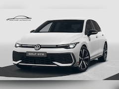 Volkswagen Golf - 1.5 eHybrid GTE / Trekhaak / Matrix / 5J Garantie / Black Style / 360 Cam / Travel