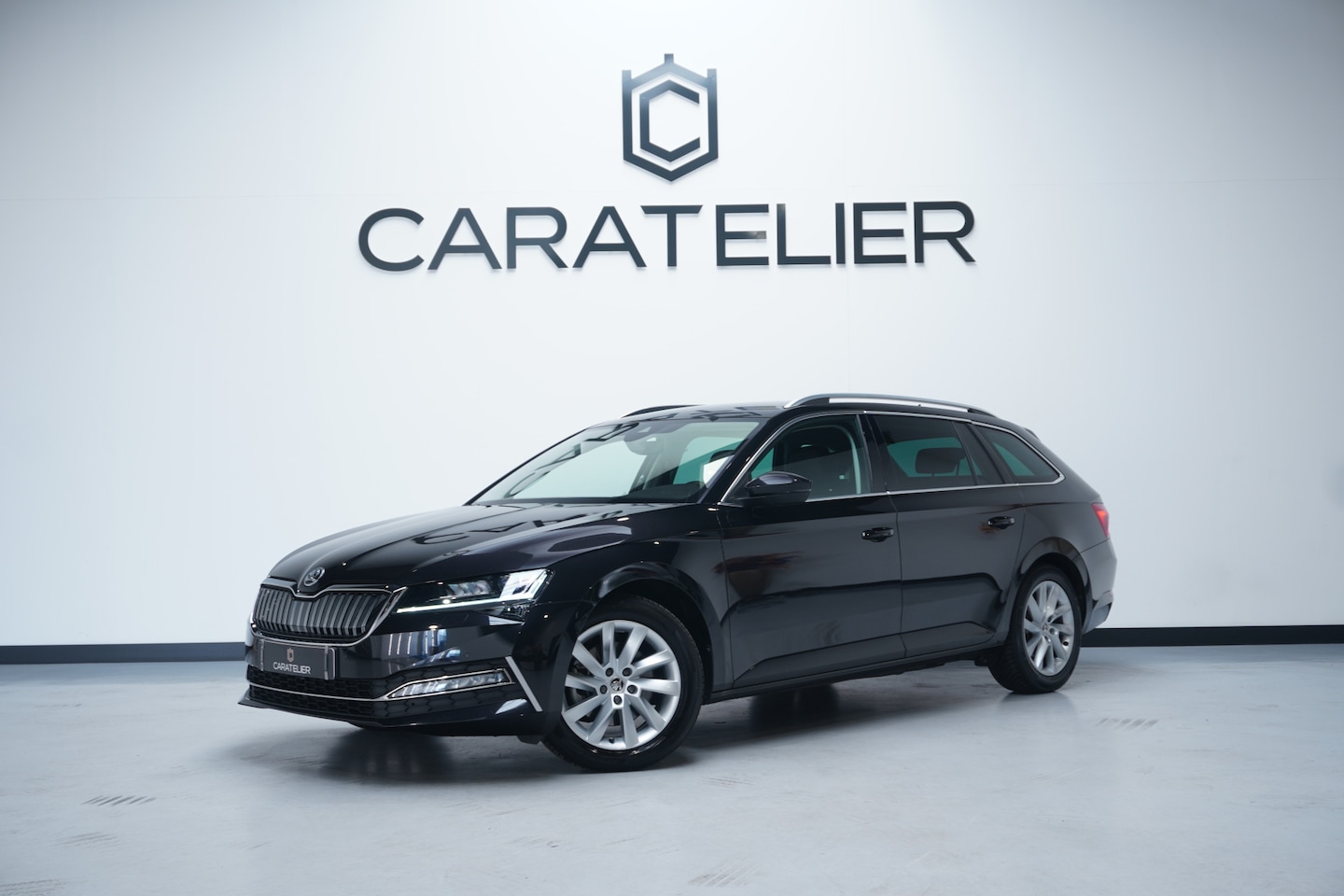 Skoda Superb Combi - 1.4 TSI iV Business Edition Plus 1.4 TSI iV Business Edition Plus - AutoWereld.nl
