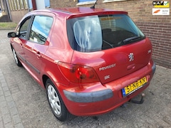 Peugeot 307 - APK 4-3-27 AIRCO/CRUISE CONTROL 1.6-16V 850,