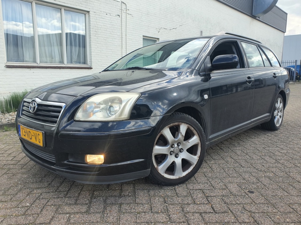 Toyota Avensis Wagon - 2.0 VVTi Linea Luna 2.0 VVTi Linea Luna - AutoWereld.nl