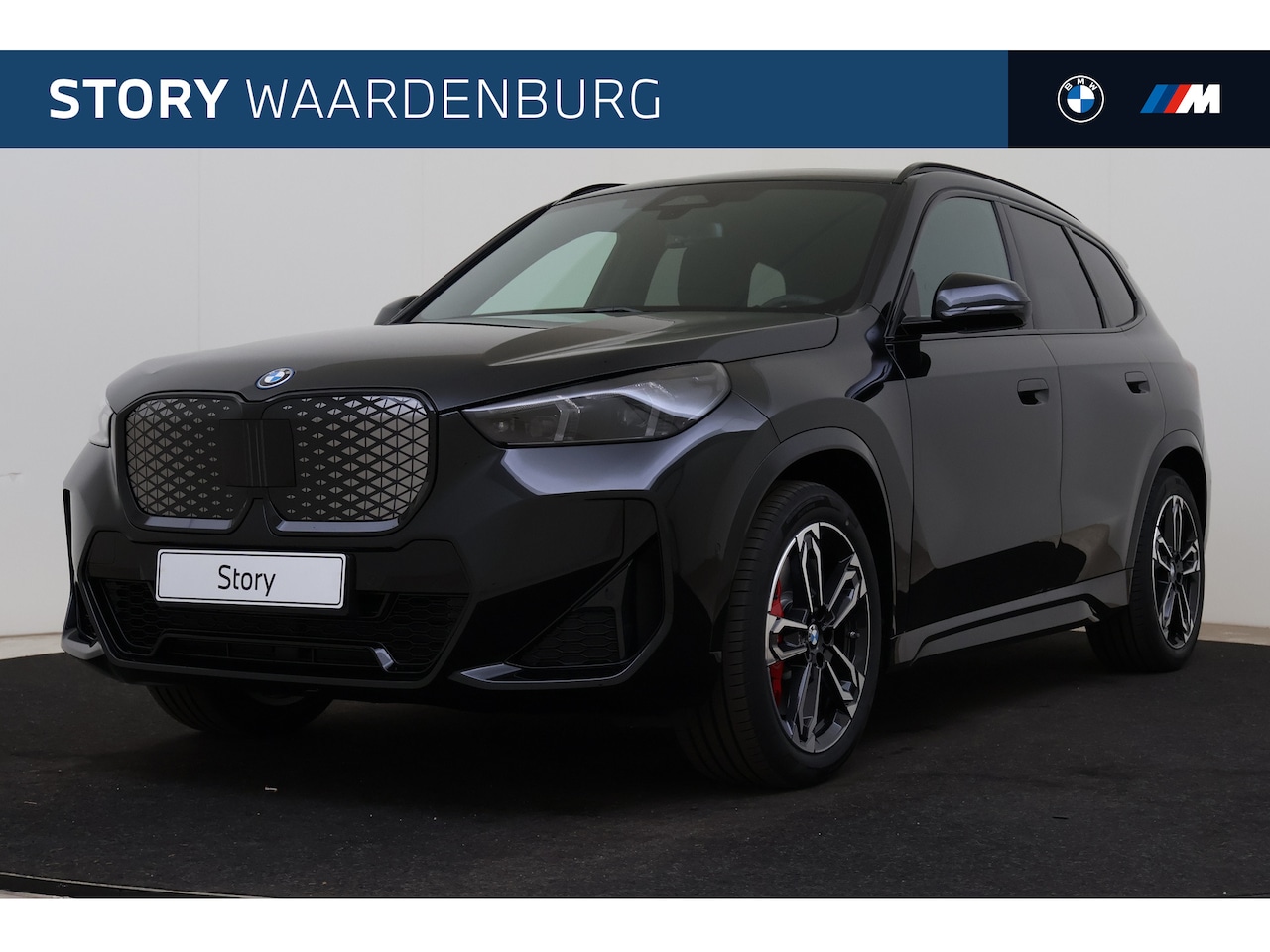BMW iX1 - eDrive20 M Sport / Panoramadak / Achteruitrijcamera / Sportstoelen / M Adaptief onderstel - AutoWereld.nl