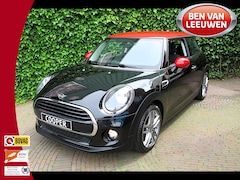 MINI Cooper - 1.5 F56 LCI met Navi, BT, Clima, PDC en 17"