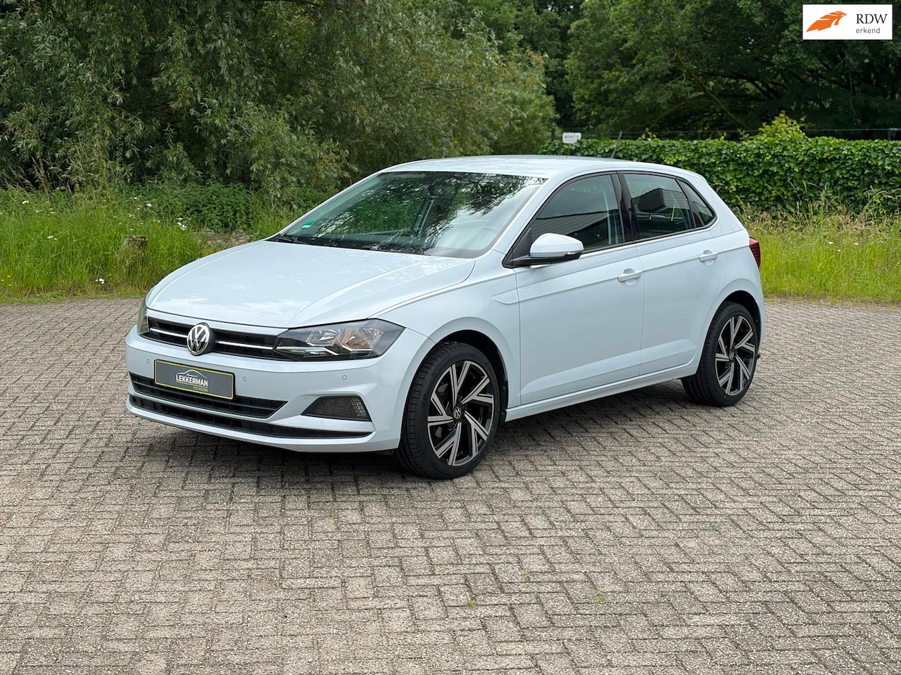 Volkswagen Polo - 1.0 High Line I PDC I R - LINE VELGEN I BLUETOOTH I CRUISE I MOOI - AutoWereld.nl