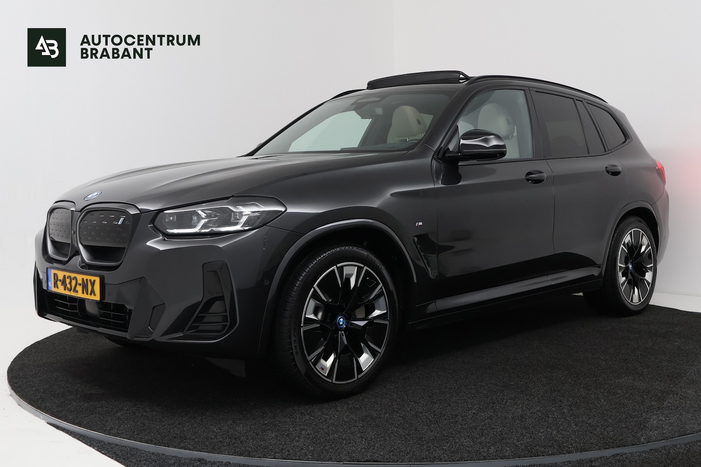 BMW iX3 - High Executive 80 kWh (PANORAMADAK, STOEL/STUUR VERWARMING, H/K AUDIO, CAMERA, ELEKTR STOE - AutoWereld.nl