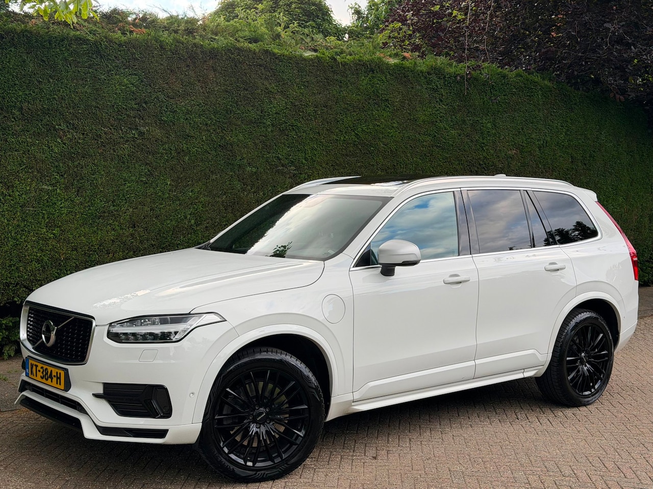 Volvo XC90 - 2.0 T8 R-Design RIJDGOED/7PERS/AUTOMAAT/PANO/B&W - AutoWereld.nl