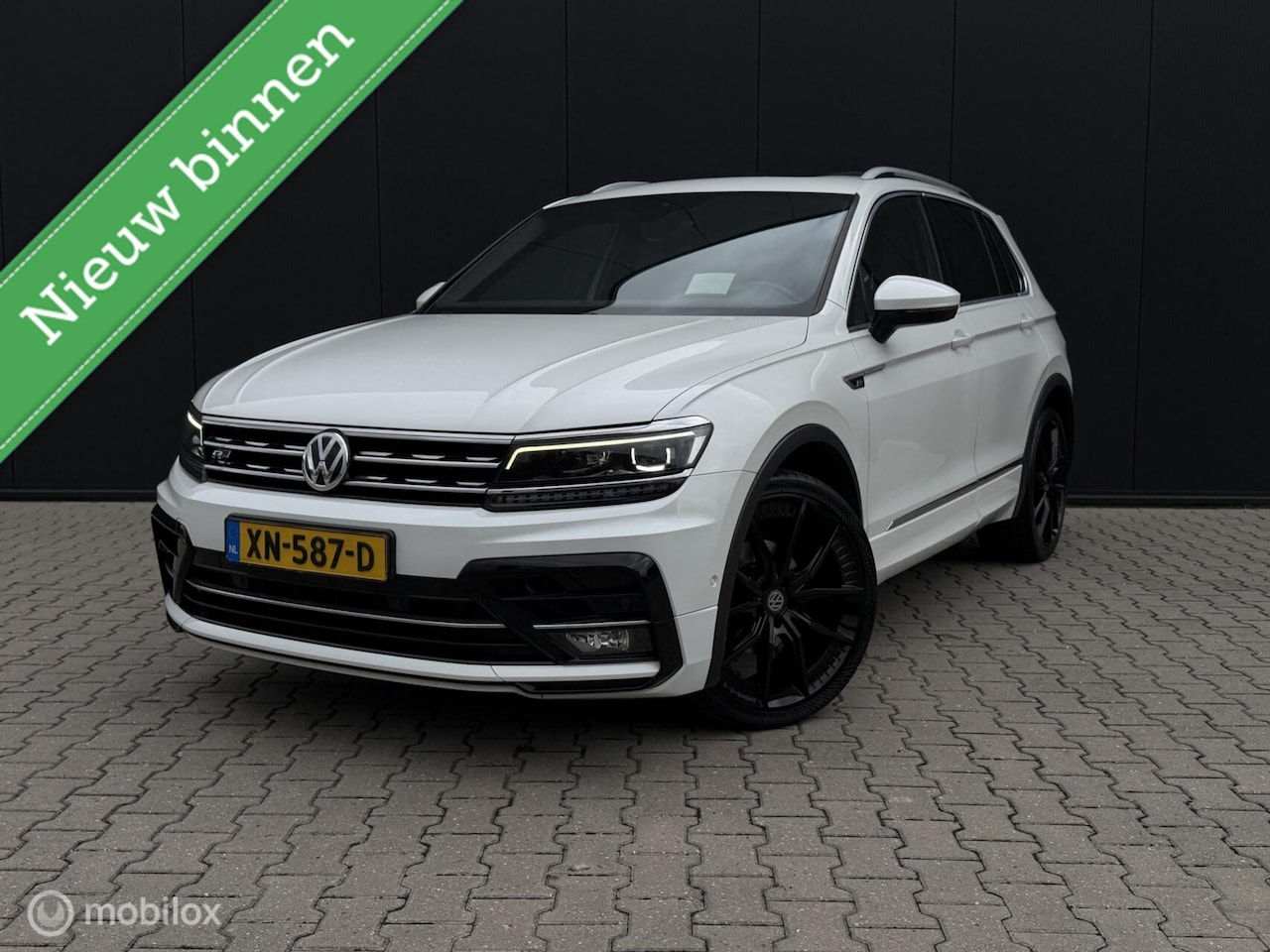 Volkswagen Tiguan - 1.5 TSI 3x R Line/Pano/Headup/ACC/Virtual/Vol! - AutoWereld.nl