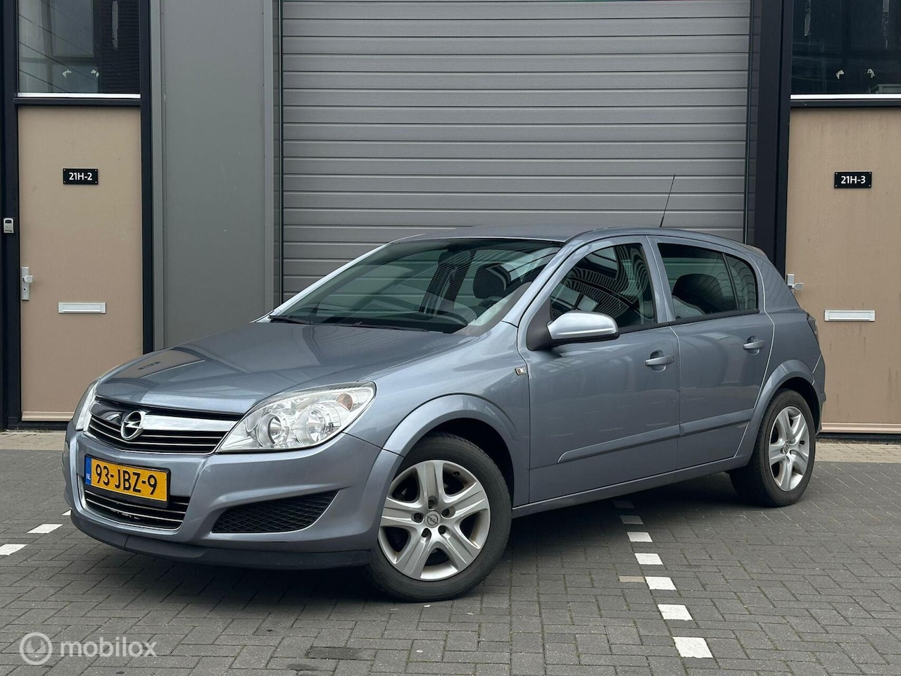 Opel Astra - 1.6 Executive / Airco / cruise / lmv / apk 2027 - AutoWereld.nl