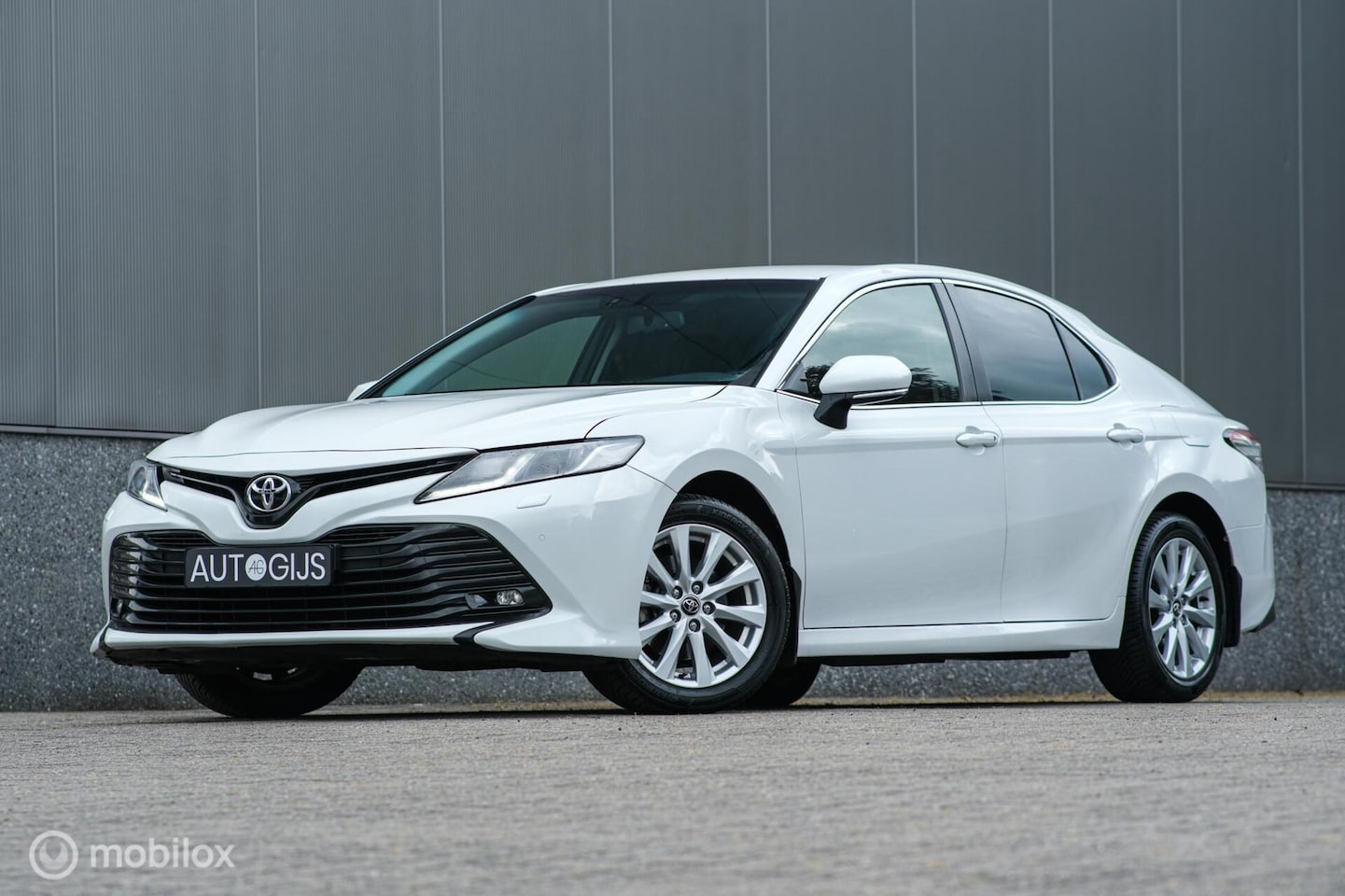 Toyota Camry - 2.5 Executive | Dealer onderhouden | Leder | uniek lage km stand | camera | automaat | Ben - AutoWereld.nl