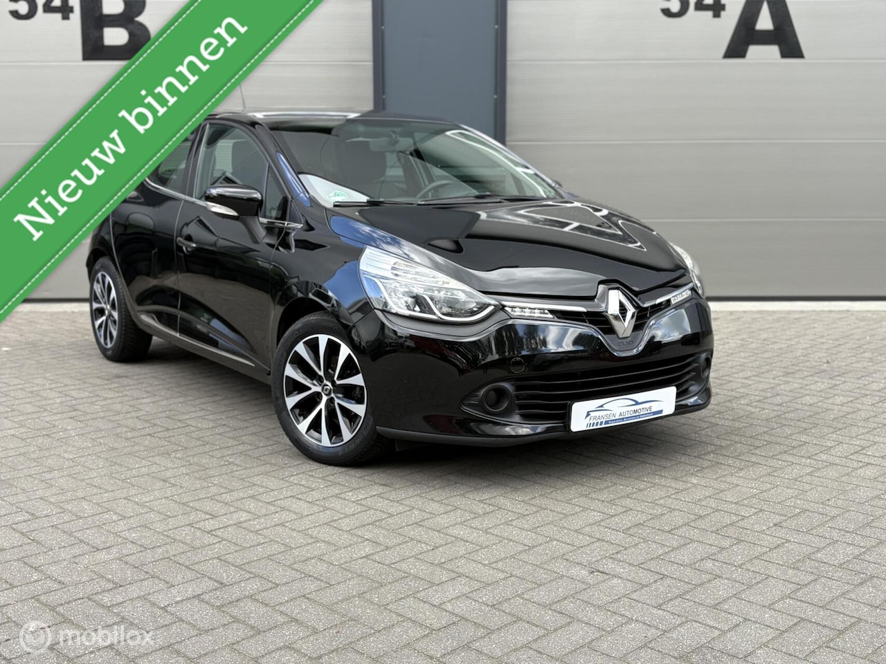 Renault Clio - 1.2 zwart 16V Zeer nette auto Airco/cruise - AutoWereld.nl