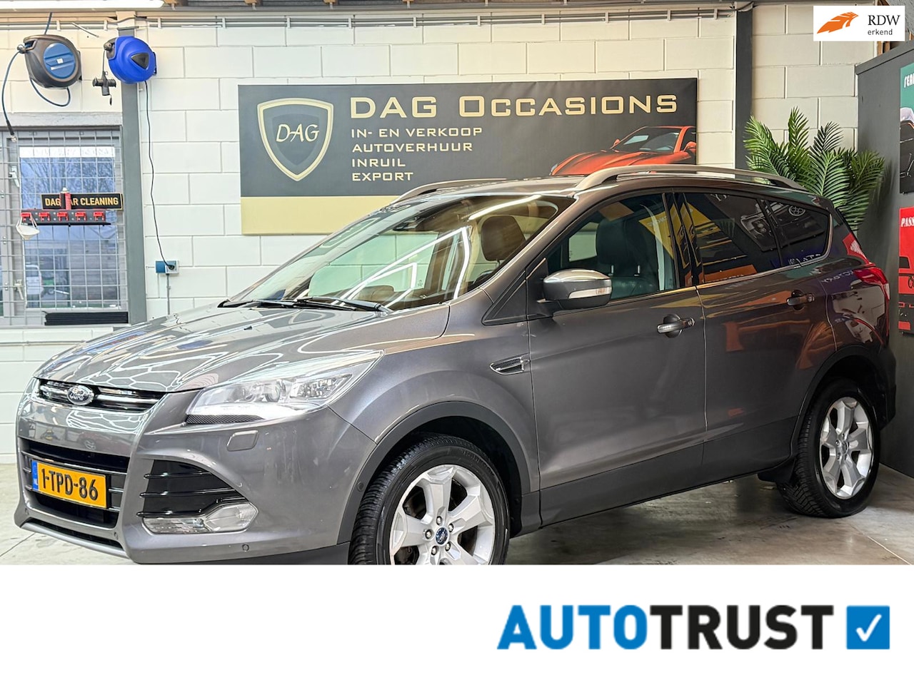 Ford Kuga - 1.6 Titanium 4WD|AUTO|CAMERA|OPENDAK|LEER|TREKHAAK - AutoWereld.nl
