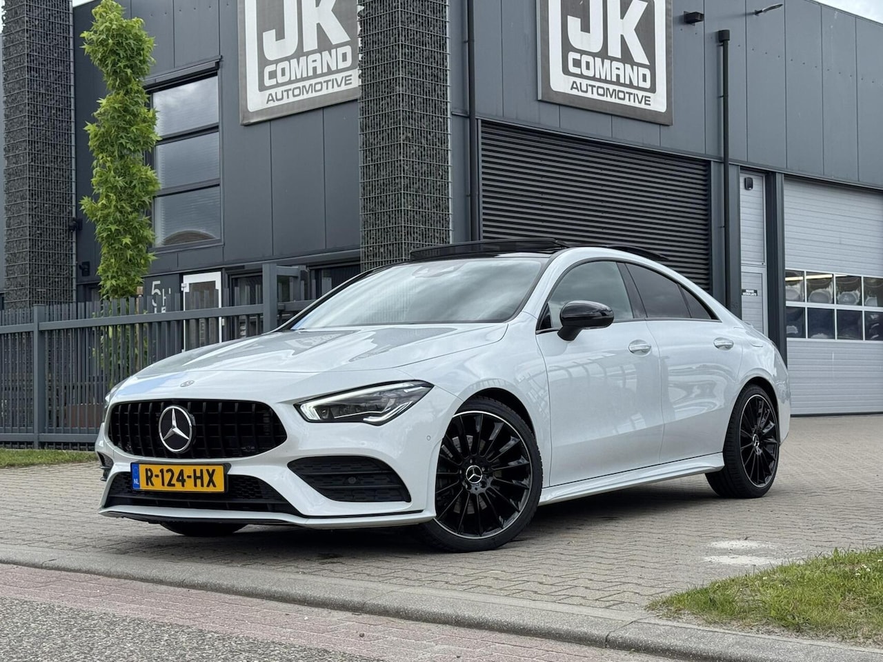 Mercedes-Benz CLA-Klasse - 200 AMG|Pano|Head Up|Parelmoer|Ambient Lights|Etc - AutoWereld.nl