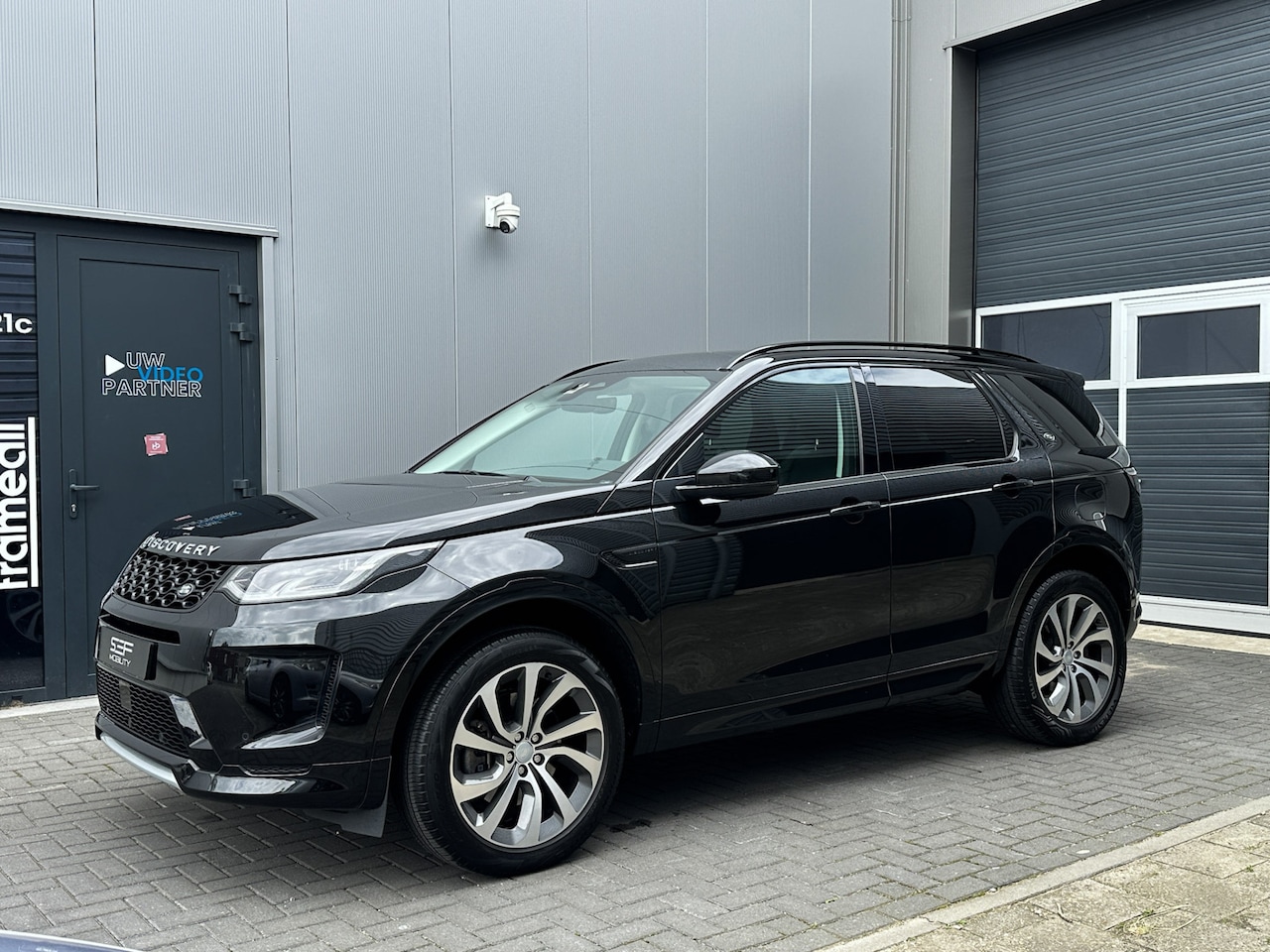 Land Rover Discovery Sport - P300e 1.5 SE Facelift | Trekh | Pano | Meridian | Memory | 12/23 - AutoWereld.nl
