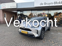 Toyota Yaris Cross - 1.5 Hybrid 130pk Dynamic Comfort dodehoekdetectie / stoelverwarming / stuurwielverwarming