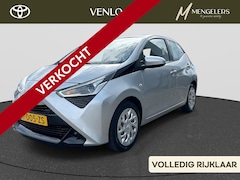 Toyota Aygo - 1.0 VVT-i x-play RIJKLAAR | Airco | Camera | AppleCarplay & Android Auto