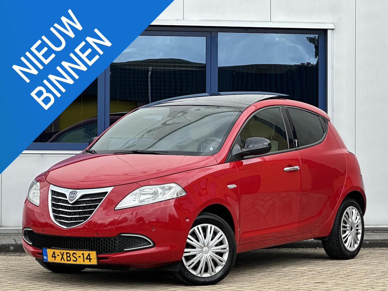 Lancia Y(psilon) - Ypsilon 0.9 TwinAir Gold l Panoramadak l Automatisch inparkeren l Cruise l - AutoWereld.nl