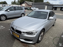 BMW 3-serie - 316i High Executive | Clima | Stoelverwarming |
