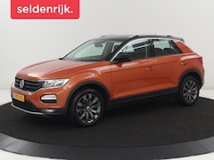 Volkswagen T-Roc - 1.5 TSI Style Business | Trekhaak | Stoelverwarming | Camera | Carplay | Adaptive cruise |