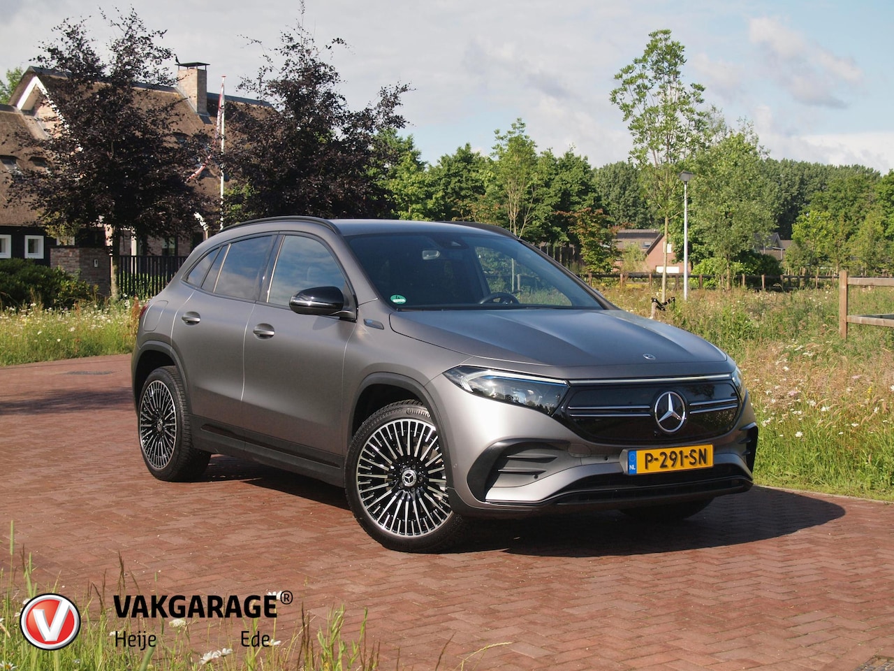 Mercedes-Benz EQA - 250 Business Solution AMG 67 kWh | SOH 96% | Camera | Sfeerverlichting | Dealeronderhouden - AutoWereld.nl
