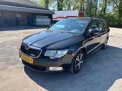 Skoda Superb Combi - 1.6 TDI 10-2012 nieuwe Apk 06-2027 trekhaak keurige auto