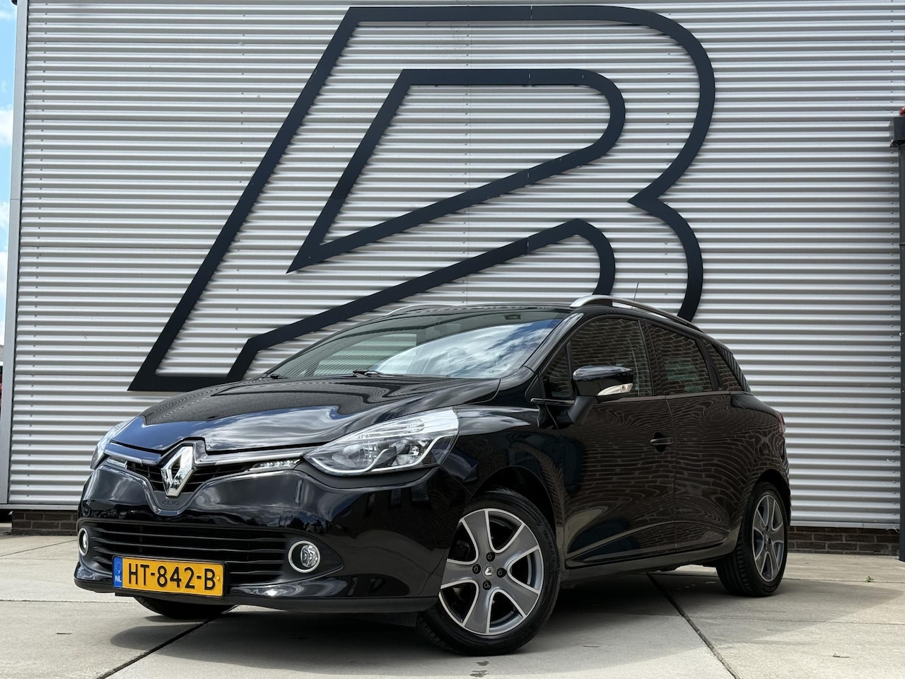Renault Clio Estate - 0.9 TCe Night&Day 1e Eigenaar|Navi|Trekhaak|Airco|Cruise|PDC|N.A.P|APK tot 01-2027 - AutoWereld.nl