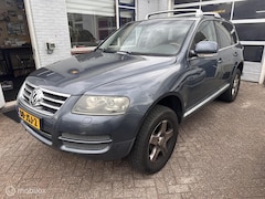 Volkswagen Touareg - 3.2 V6