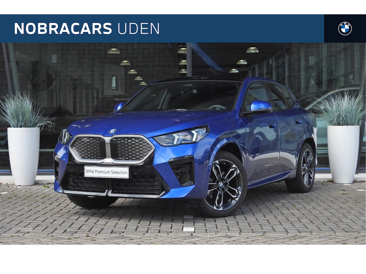 BMW iX2 - eDrive20 M Sport / Panoramadak / Sportstoelen / Parking Assistant Plus / Adaptieve LED / H - AutoWereld.nl
