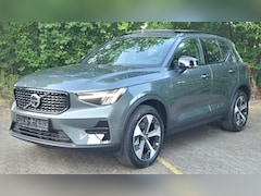 Volvo XC40 - 2.0 B3 Ultra Dark MY 2026 - 19” Wielen - Panoramadak - Harman Kardon Audio - 360 Cam - Cli