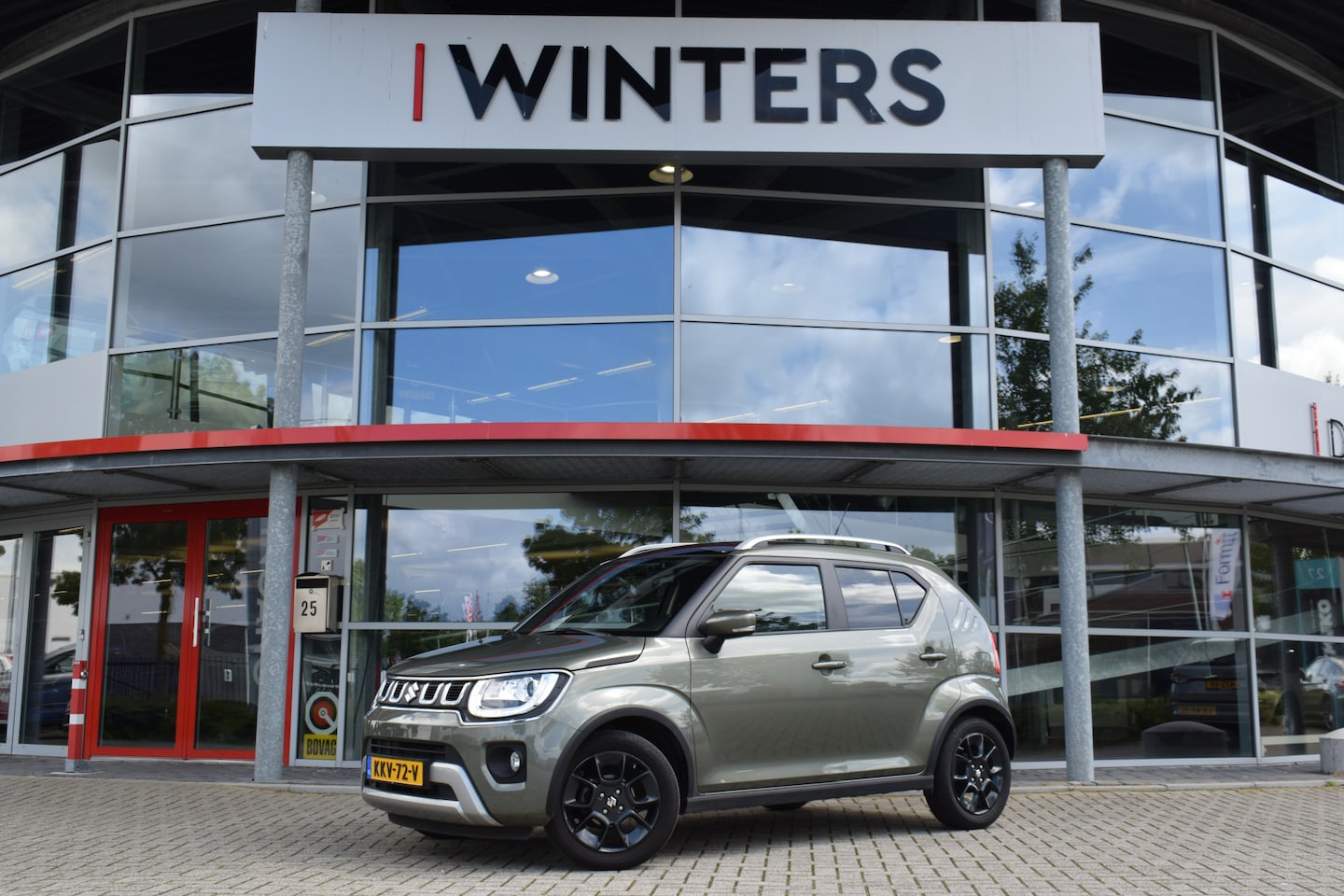Suzuki Ignis - 1.2 Smart Hybrid Style | Stoelverwarming | Camera | Climate Control | Tot 10j. Suzuki gara - AutoWereld.nl