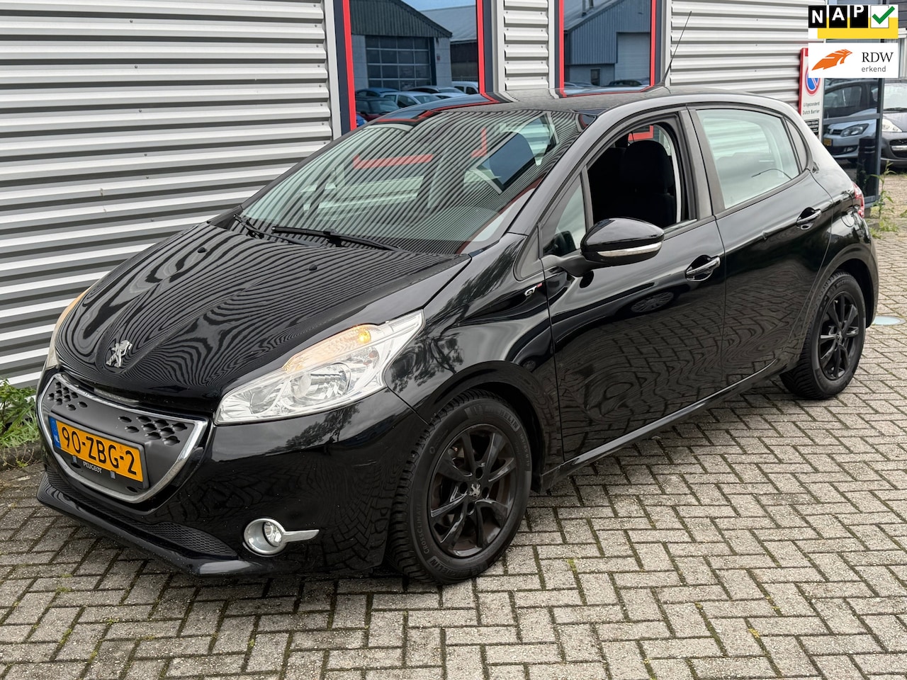 Peugeot 208 - 1.4 e-HDi Blue Lease *Automaat* - AutoWereld.nl