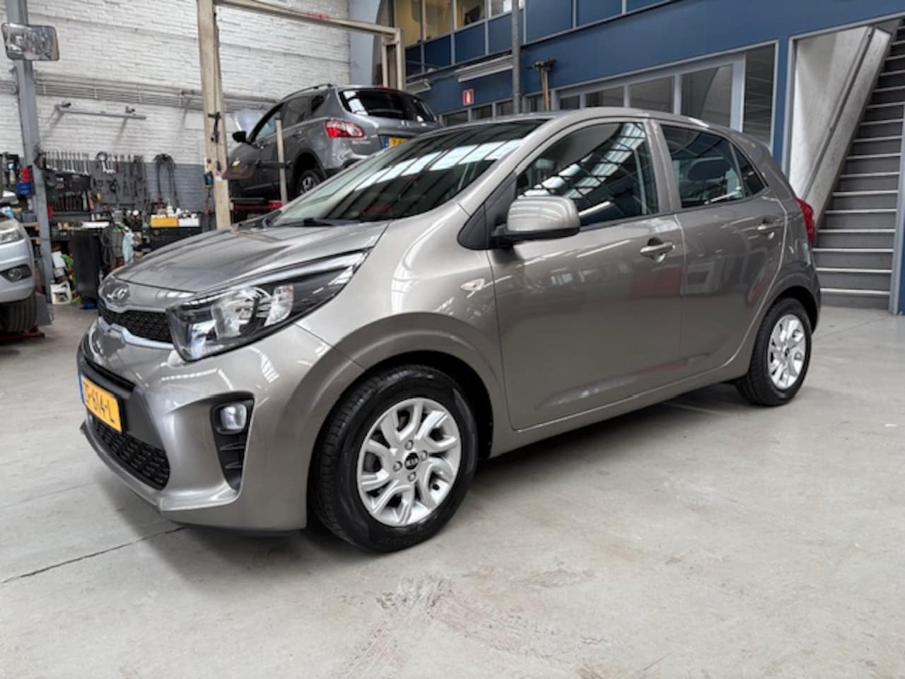 Kia Picanto - 1.0 MPi 67pk 5-zits EconomyPlusLine | Airco | Lm velgen | Bluetooth | NAP | Rijklaar prijs - AutoWereld.nl