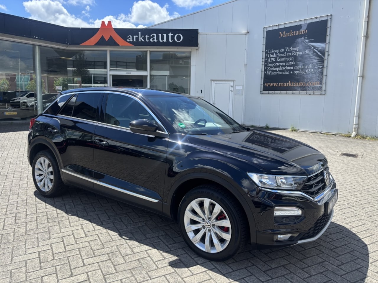 Volkswagen T-Roc - 1.5 TSI Sport Carplay Bluetooth Parkeersensoren - AutoWereld.nl