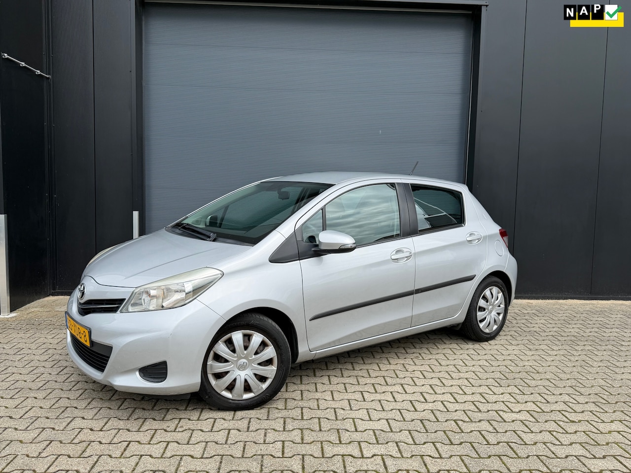 Toyota Yaris - 1.3 VVT-i Camera, NAP, Lage kilometerstand - AutoWereld.nl