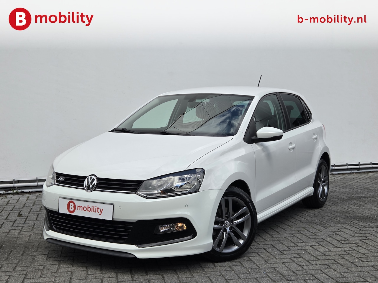 Volkswagen Polo - 1.2 TSI Comfortline R-Line Apple CarPlay NL Auto! | Climate Control | Navigatie | Cruise C - AutoWereld.nl