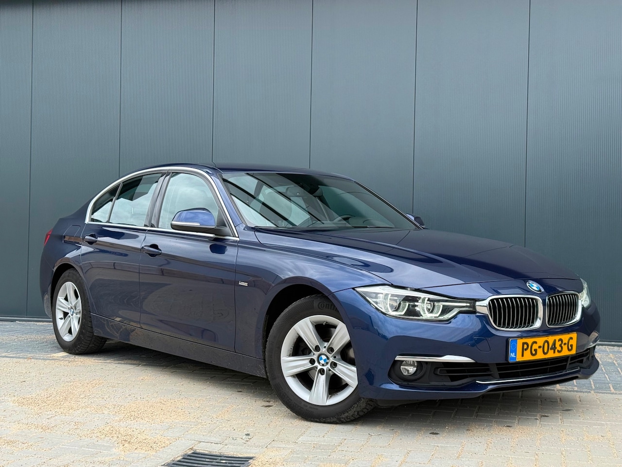 BMW 3-serie - 320i Centennial High Executive 320i Centennial High Executive - AutoWereld.nl