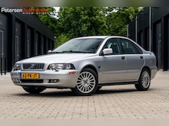 Volvo S40 - 2.0 Europa Prestige *Leder* Cruise* Stoelverwarming