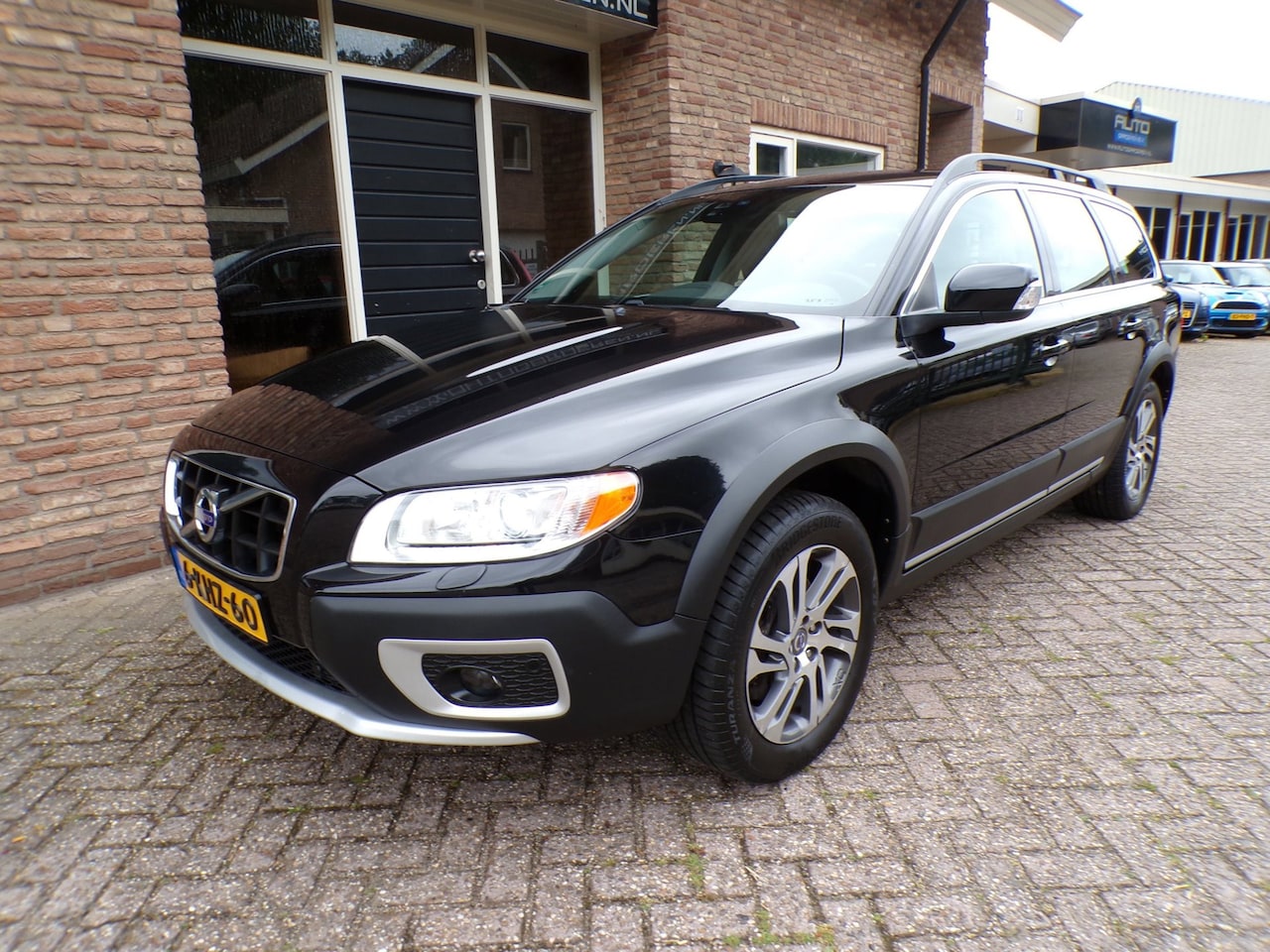 Volvo XC70 - 2.0 D3 FWD Summum Leder / Navi - AutoWereld.nl