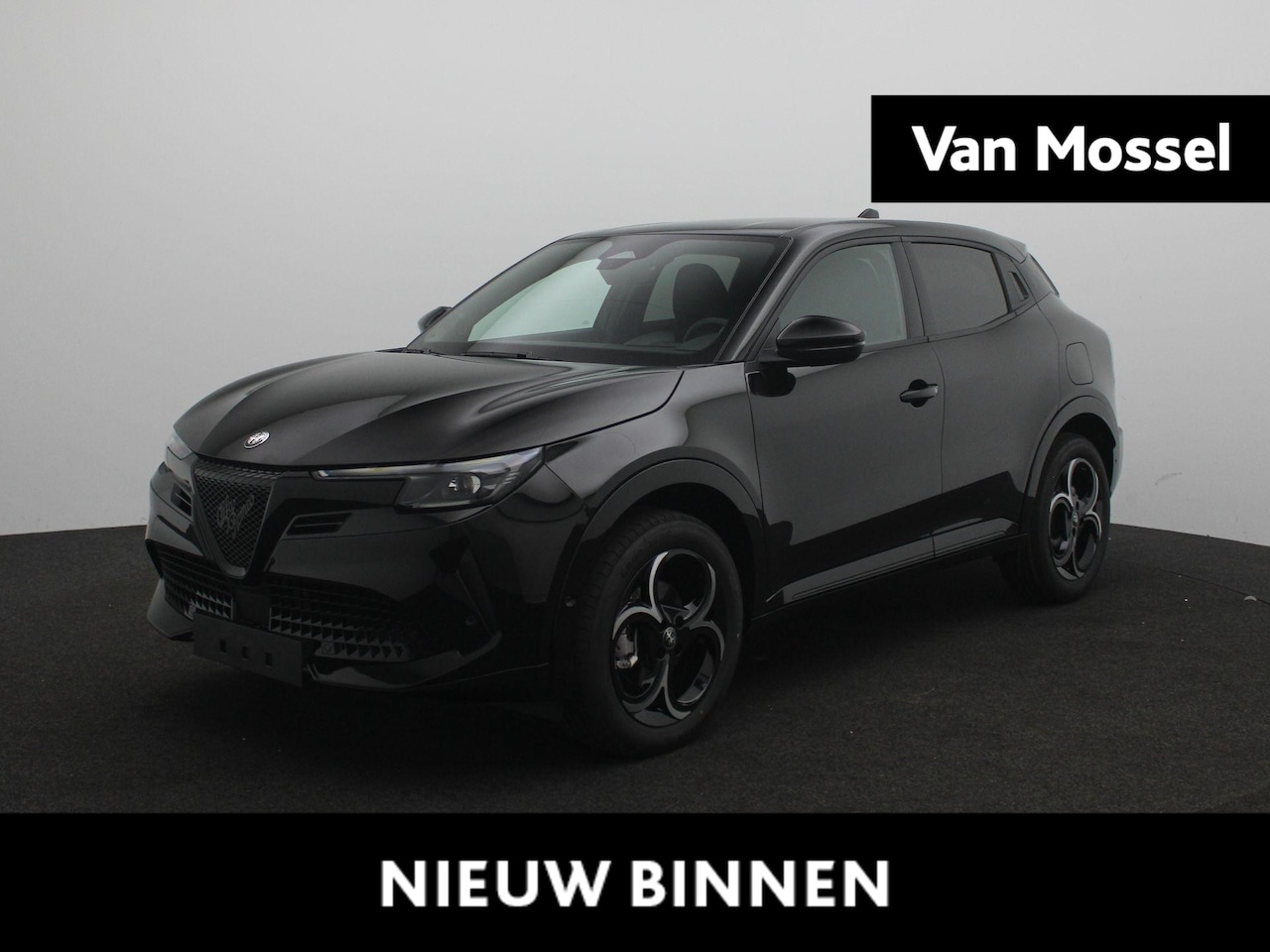 Alfa Romeo Junior - 1.2 Turbo Hybrid Ibrida Ti | Matrix | Stoelverwarming | Camera | Navigatie | Speciale Acti - AutoWereld.nl
