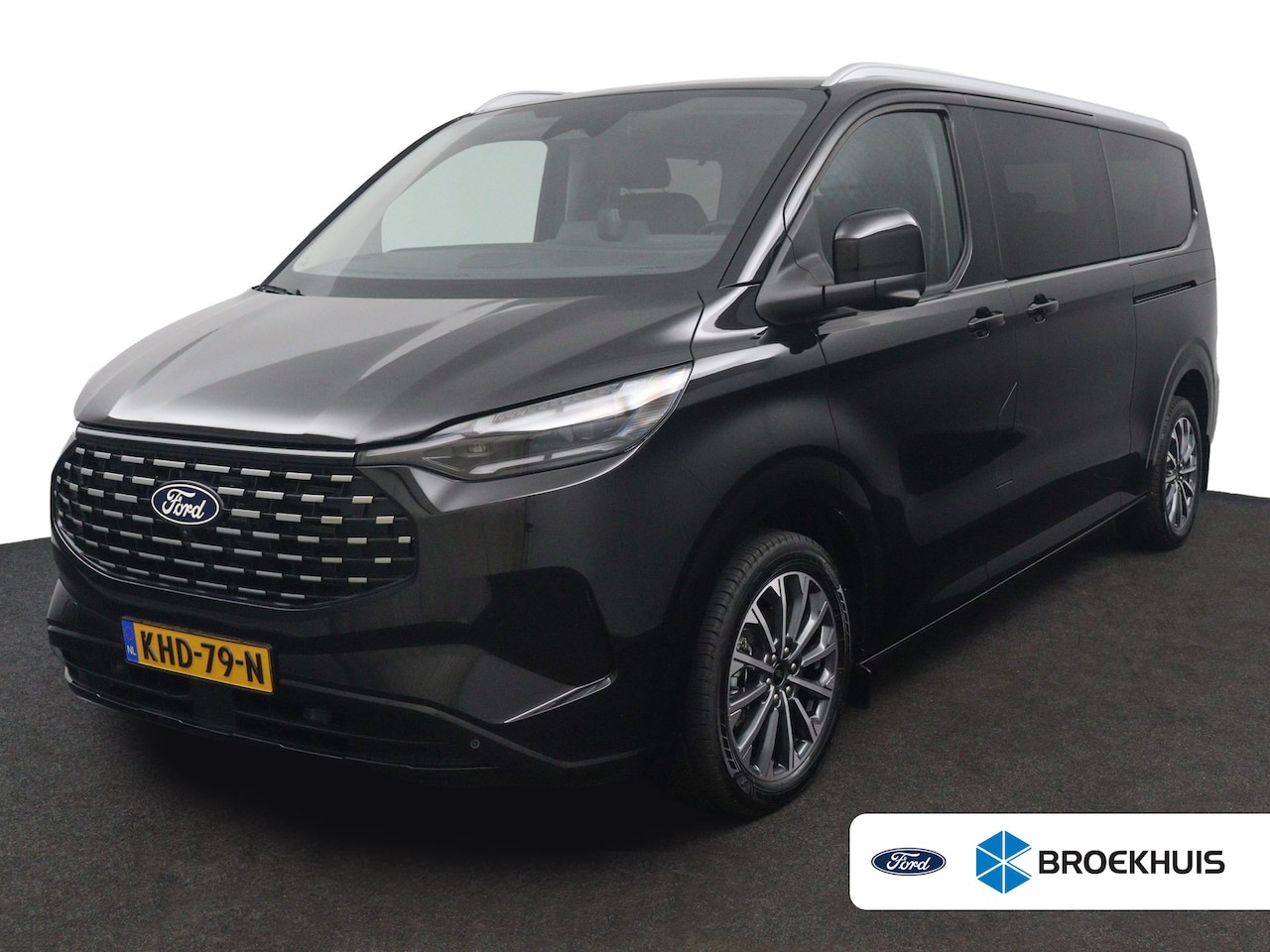 Ford Transit Custom Tourneo - 340 2.5 PHEV L2H1 Titanium X Luxury | 8 Persoons | Leder | Panoramadak | 360 Camera | Trek - AutoWereld.nl