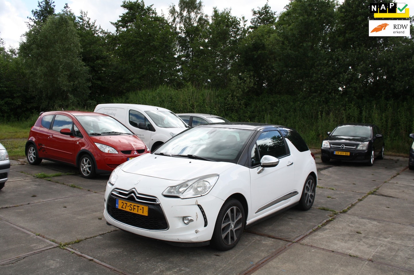 Citroën DS3 - 1.6 e-HDi So Chic *BJ'11*VERSNELLINGSBAK STUK*EXPORT* - AutoWereld.nl
