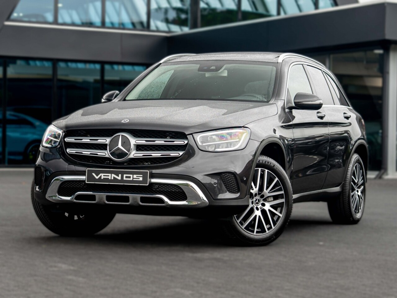 Mercedes-Benz GLC-klasse - GLC 300 e 4Matic | Panorama | Trekhaak | Distrtonic - AutoWereld.nl