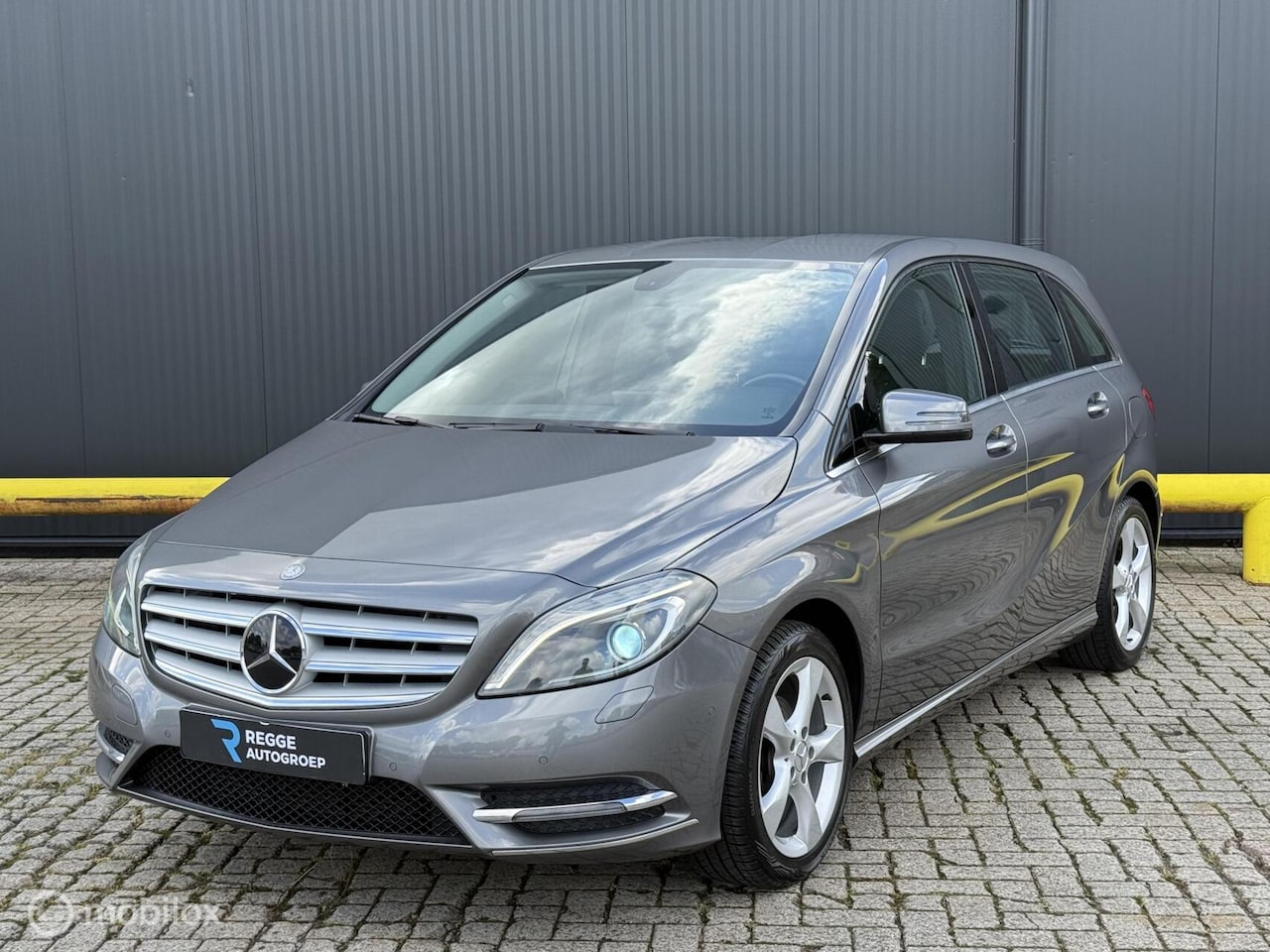 Mercedes-Benz B-klasse - 180 Ambition TREKHAAK | LEDER | CRUISE - AutoWereld.nl