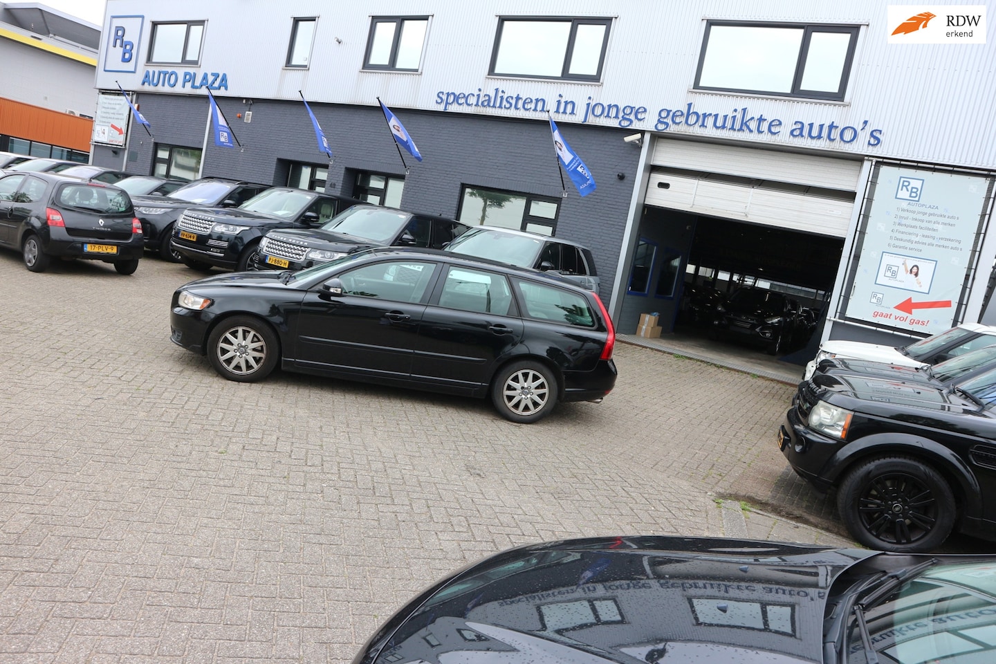Volvo V50 - 2.4 D5 Edition II / Leer / MOTOR + BAK = GOED ! - AutoWereld.nl