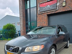 Volvo V70 - 1.6 T4 Momentum T4 automaat leder 180pk