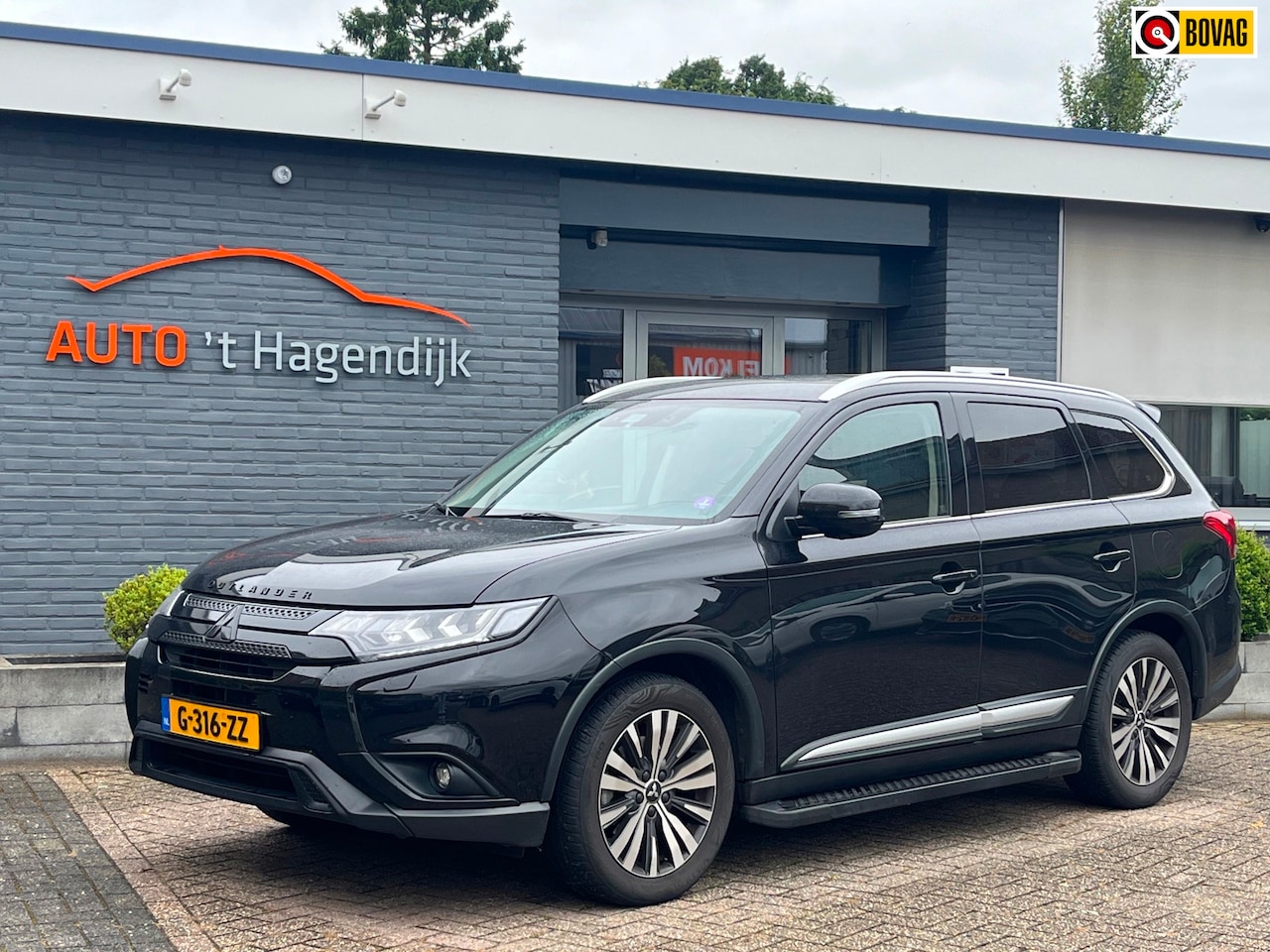 Mitsubishi Outlander - 2.0 150pk AUT pano trekh 7pers NAP NL-auto - AutoWereld.nl