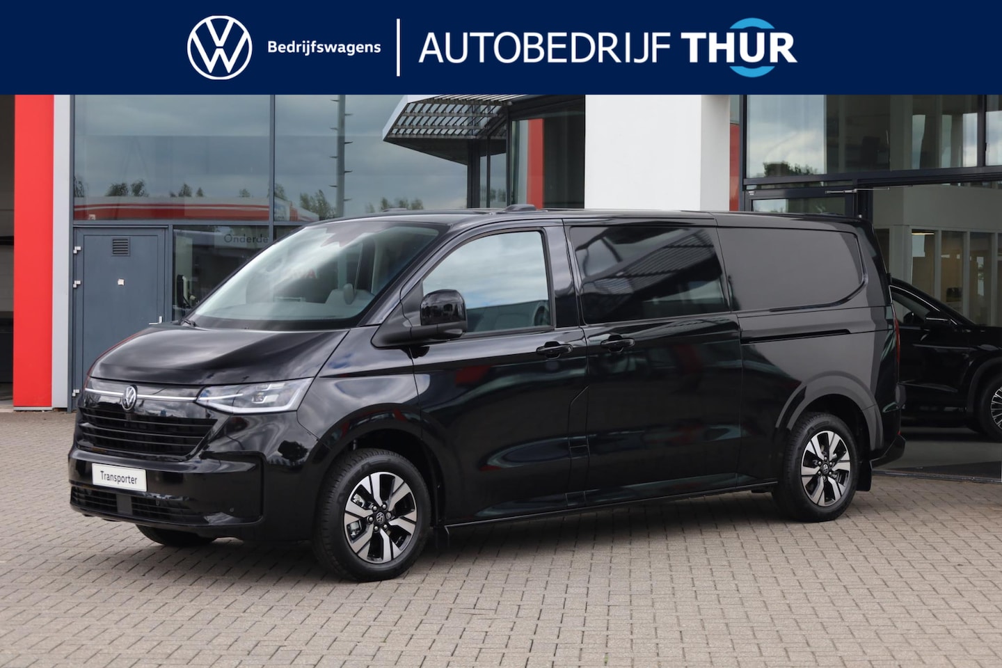 Volkswagen Transporter - 2.5 eHybrid L2H1 30 Bulli 233PK / 171kW Rondomzicht camera, zijschuifdeur links + rechts m - AutoWereld.nl