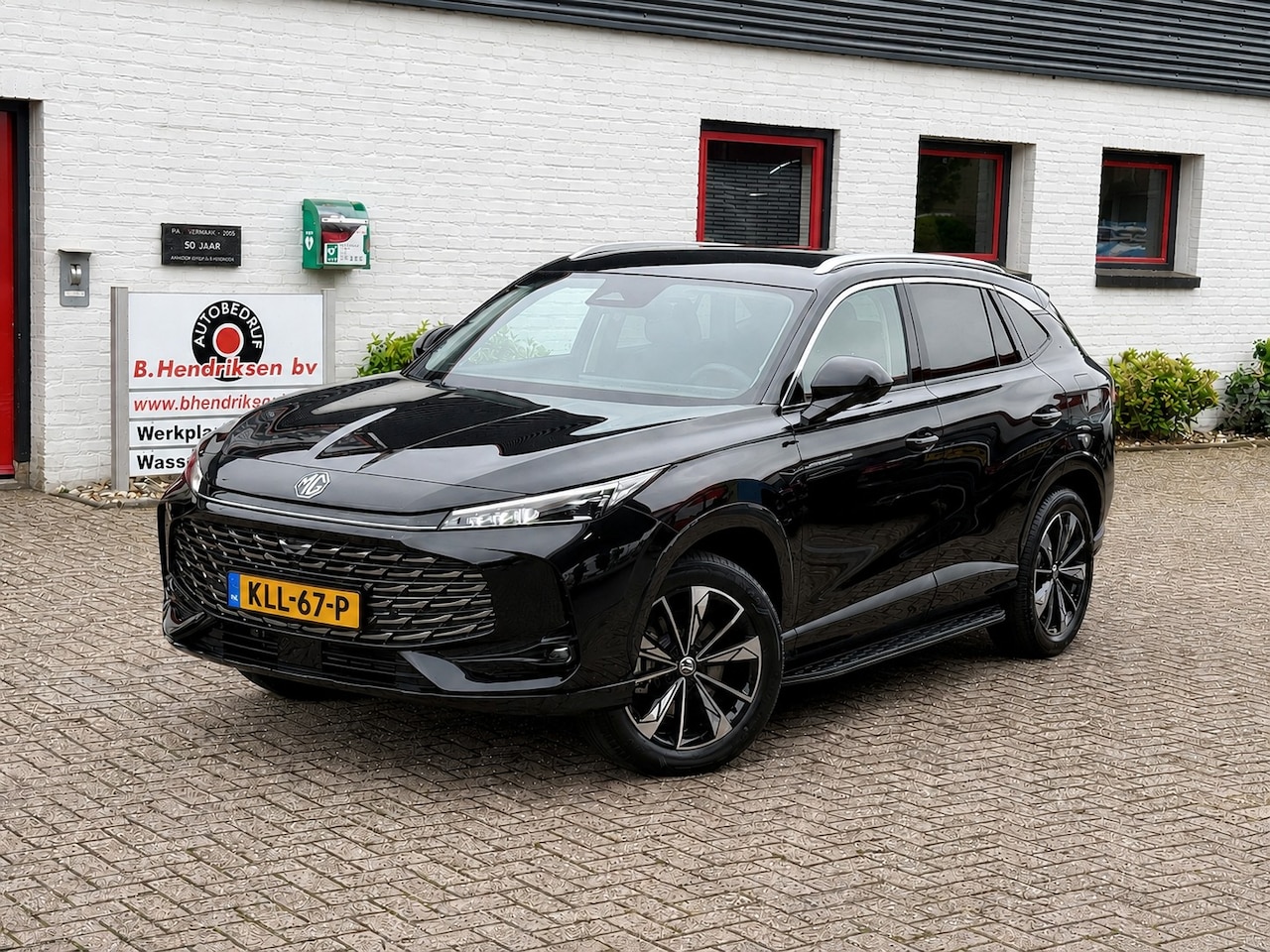MG HS - 1.5T GDI 272pk Aut Luxury/ Nieuwe voorraad auto/ 100 KM elektrisch bereik/ Lederen bekledi - AutoWereld.nl