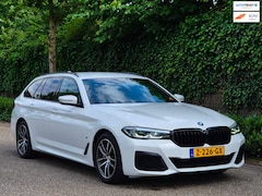 BMW 5-serie Touring - 530e M Sport LED CarPlay Elek. Stoelen 100% dealer onderhouden 530e Business Edition Plus
