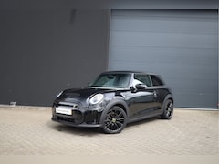 MINI Electric - 3-Deurs Classic 33 kWh | Stoelverwarming | Digitaal Dashboard | Sportstoelen | Automatisch