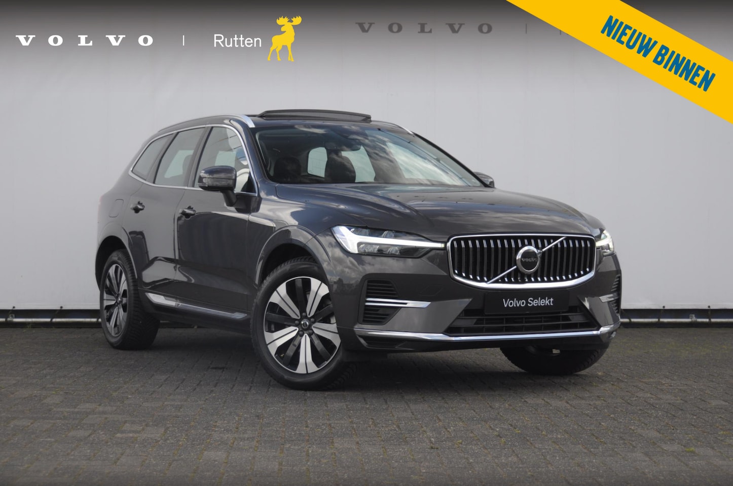 Volvo XC60 - T6 350PK Automaat AWD Plus Bright / Panoramadak / Climate control / Parkeersensoren met ca - AutoWereld.nl
